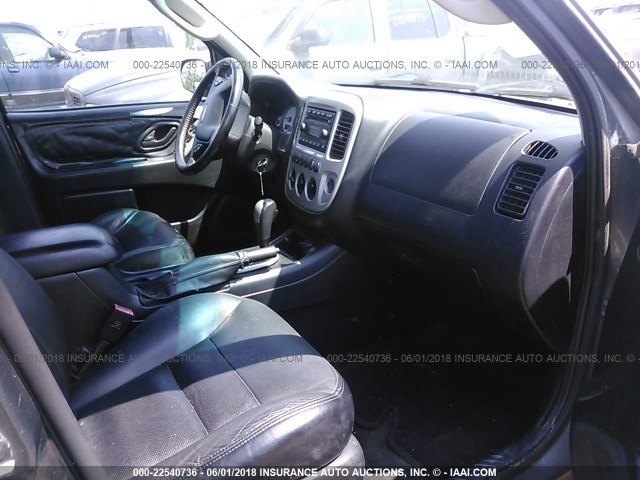 1FMYU04155KC06691 - 2005 FORD ESCAPE LIMITED GRAY photo 5