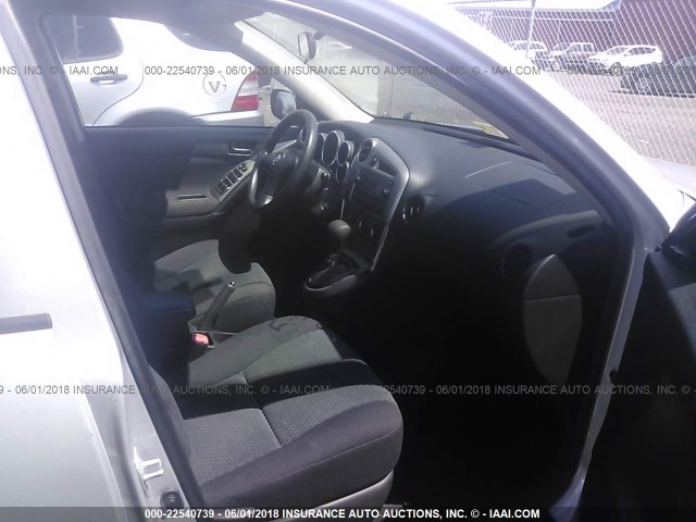 2T1KR32E68C714208 - 2008 TOYOTA COROLLA MATRIX XR SILVER photo 5