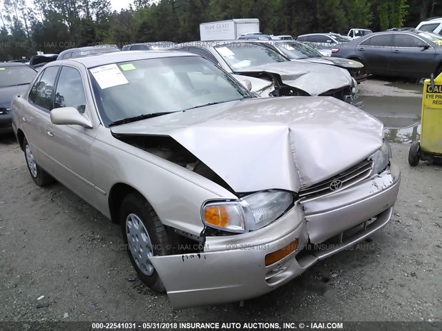 4T1BG12K0TU690642 - 1996 TOYOTA CAMRY DX/LE/XLE ოქროსფერი ფოტო 1