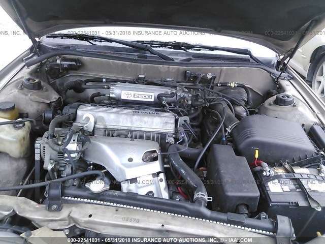 4T1BG12K0TU690642 - 1996 TOYOTA CAMRY DX/LE/XLE ოქროსფერი ფოტო 10