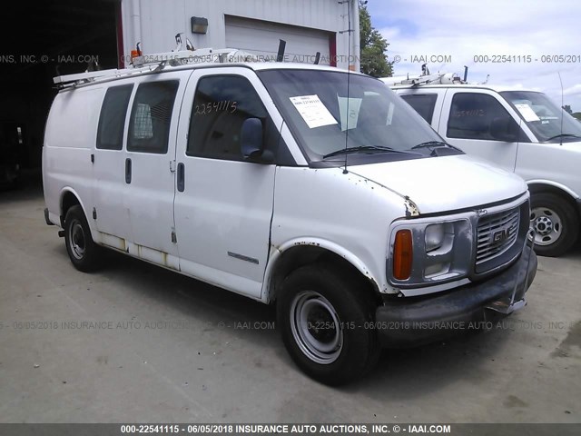 1GTGG25R821904124 - 2002 GMC SAVANA G2500 WHITE photo 1