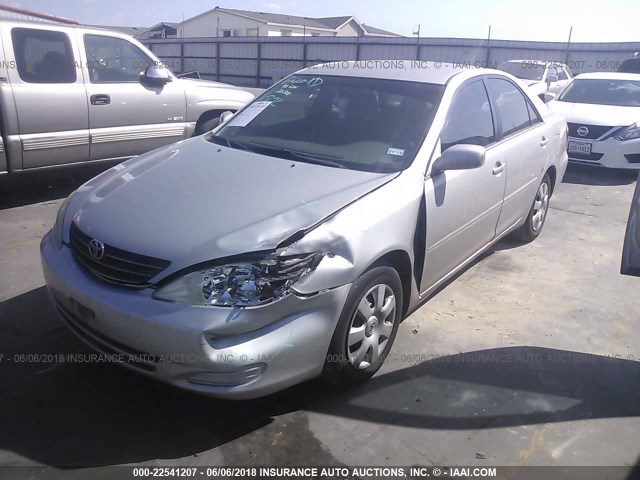 4T1BE32K14U329665 - 2004 TOYOTA CAMRY LE/XLE/SE SILVER photo 2