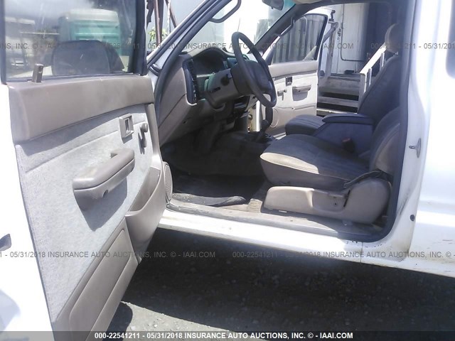 4TAWN72NXXZ512427 - 1999 TOYOTA TACOMA XTRACAB WHITE photo 8