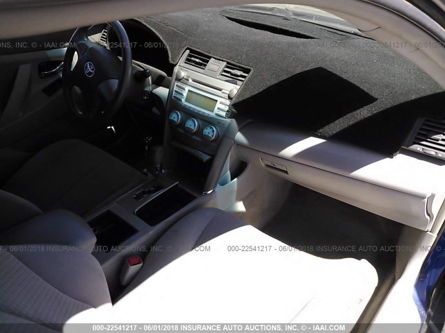 4T1BE46K99U295465 - 2009 TOYOTA CAMRY SE/LE/XLE BLUE photo 5