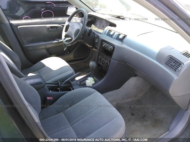 4T1BG22K51U109249 - 2001 TOYOTA CAMRY CE/LE/XLE BLACK photo 5