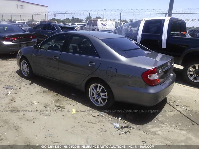 4T1BE32KX4U926930 - 2004 TOYOTA CAMRY LE/XLE/SE ნაცრისფერი ფოტო 3