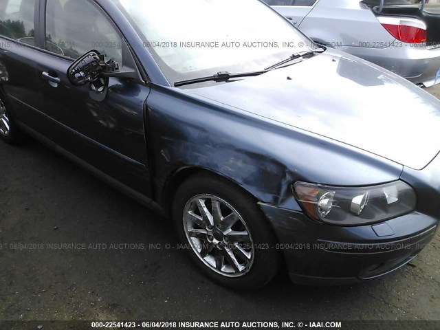 YV1MW682272271904 - 2007 VOLVO V50 T5 GRAY photo 6