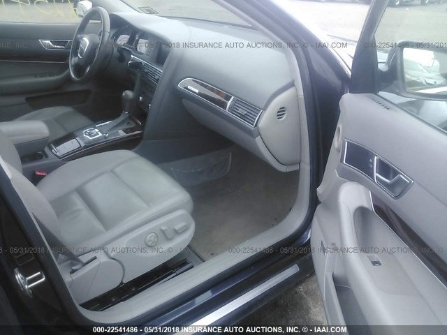 WAUDG74F86N025662 - 2006 AUDI A6 3.2 QUATTRO GRAY photo 5