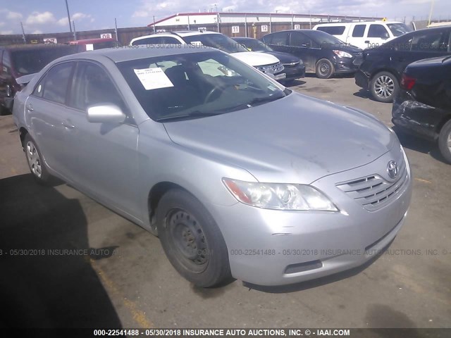 4T1BE46K67U140983 - 2007 TOYOTA CAMRY NEW GENERAT CE/LE/XLE/SE SILVER photo 1