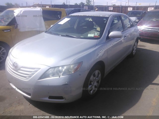 4T1BE46K67U140983 - 2007 TOYOTA CAMRY NEW GENERAT CE/LE/XLE/SE SILVER photo 2