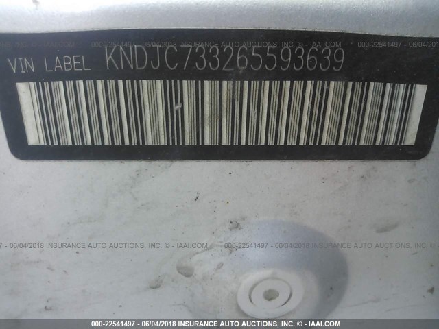 KNDJC733265593639 - 2006 KIA SORENTO EX/LX SILVER photo 9