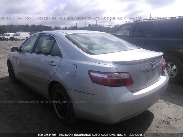 4T1BE46KX7U050266 - 2007 TOYOTA CAMRY NEW GENERAT CE/LE/XLE/SE SILVER photo 3