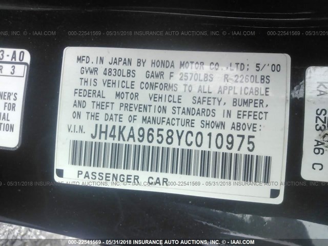 JH4KA9658YC010975 - 2000 ACURA 3.5RL BLACK photo 9