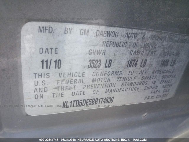 KL1TD5DE5BB174830 - 2011 CHEVROLET AVEO LS/LT 灰色 照片 9