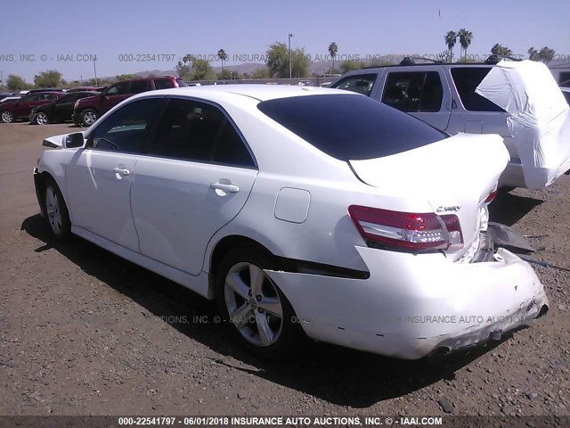 4T1BF3EK8AU573446 - 2010 TOYOTA CAMRY SE/LE/XLE WHITE photo 3