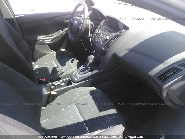 1FADP3E28GL212555 - 2016 FORD FOCUS S SILVER photo 5