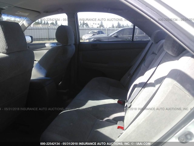 4T1BE32K92U586117 - 2002 TOYOTA CAMRY LE/XLE/SE 银色 照片 8