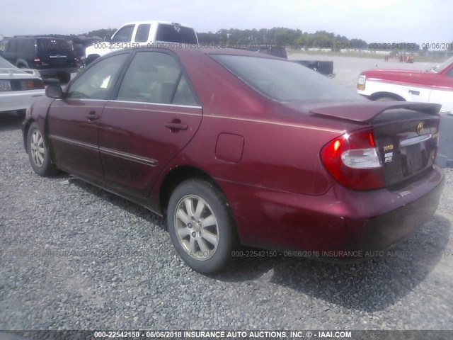 4T1BF30K63U042112 - 2003 TOYOTA CAMRY LE/XLE/SE მუქწითელი ფოტო 3