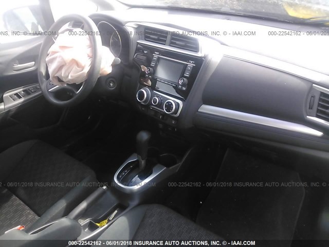 3HGGK5H5XFM730916 - 2015 HONDA FIT LX SILVER photo 5