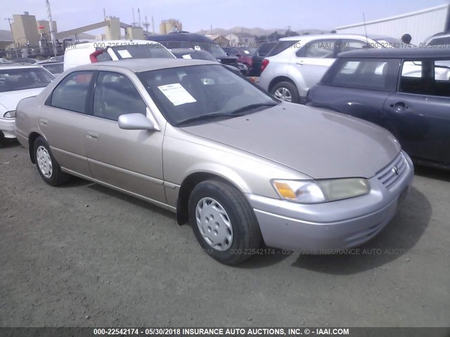 JT2BG22K3V0094924 - 1997 TOYOTA CAMRY LE/XLE Beige Foto 1