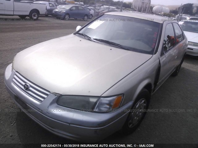 JT2BG22K3V0094924 - 1997 TOYOTA CAMRY LE/XLE Beige Foto 6
