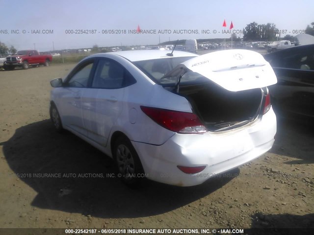 KMHCT4AE4GU102812 - 2016 HYUNDAI ACCENT SE WHITE photo 3