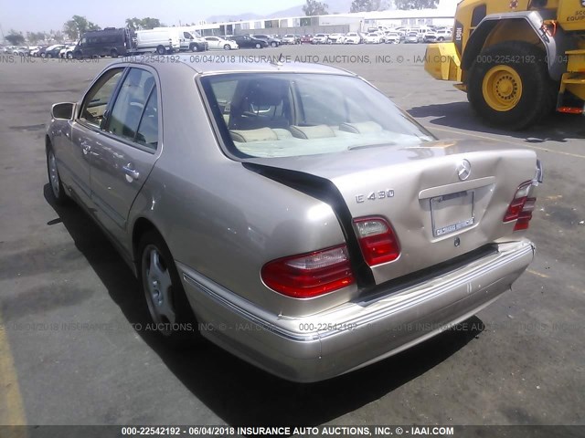 WDBJF70J91B294071 - 2001 MERCEDES-BENZ E 430 GOLD photo 3