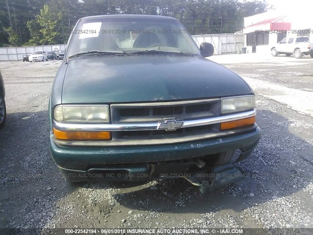 1GCCS1447W8189038 - 1998 CHEVROLET S TRUCK S10 GREEN photo 6