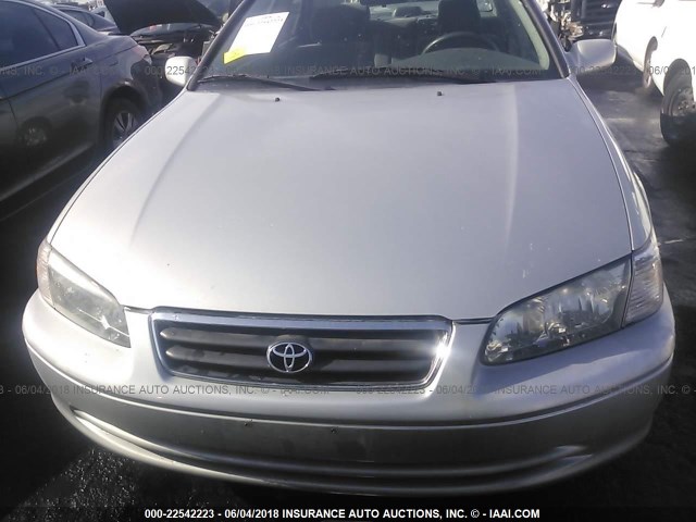 4T1BG22K61U077783 - 2001 TOYOTA CAMRY CE/LE/XLE 银色 照片 6