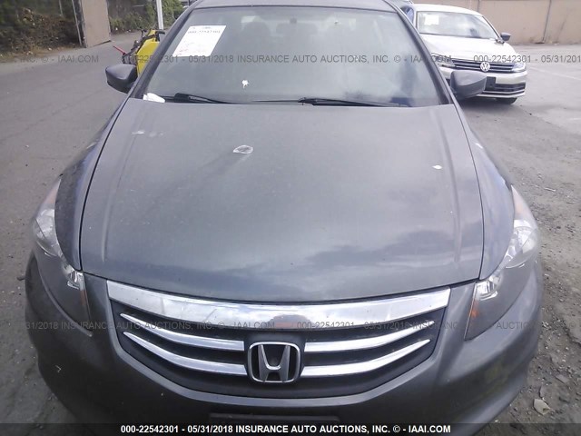 1HGCP2F43CA028910 - 2012 HONDA ACCORD LXP GRAY photo 6