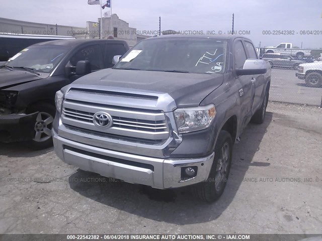 5TFAW5F11FX453463 - 2015 TOYOTA TUNDRA CREWMAX 1794/PLATINUM 灰色 照片 2