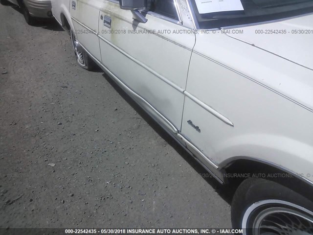 1LNBM81F6KY707649 - 1989 LINCOLN TOWN CAR CREAM photo 6