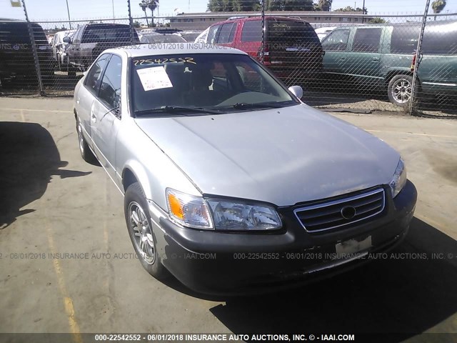 4T1BG22K31U838074 - 2001 TOYOTA CAMRY CE/LE/XLE 银色 照片 1