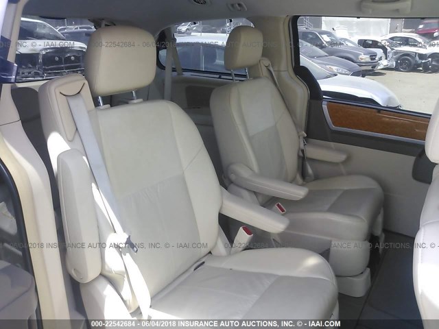 2A8HR64X78R691802 - 2008 CHRYSLER TOWN & COUNTRY LIMITED TAN photo 8