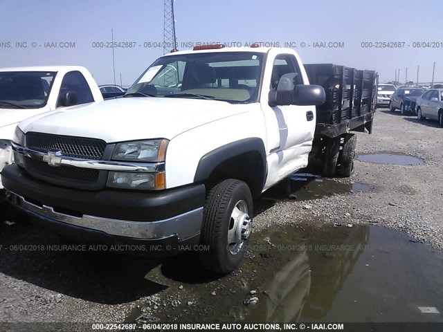 1GBJC34U94E314771 - 2004 CHEVROLET SILVERADO C3500 WHITE photo 2