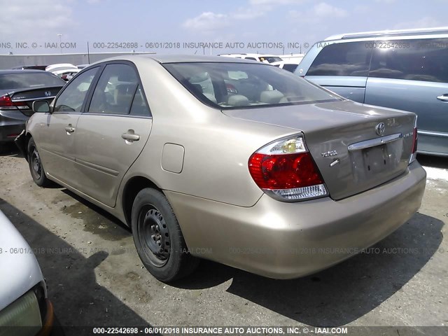 4T1BE32K65U562832 - 2005 TOYOTA CAMRY LE/XLE/SE ოქროსფერი ფოტო 3
