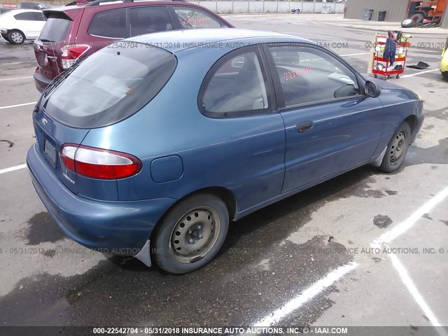 KLATA2261YB482914 - 2000 DAEWOO LANOS S BLUE photo 4