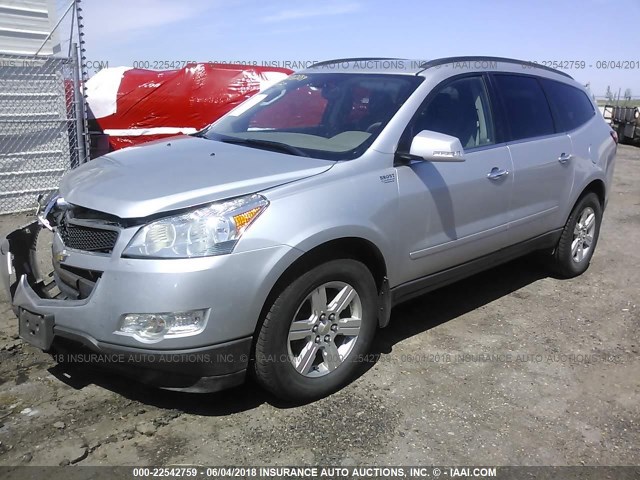 1GNKVJED3CJ110204 - 2012 CHEVROLET TRAVERSE LT SILVER photo 2