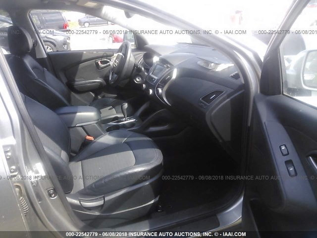 KM8JU3AC0BU243897 - 2011 HYUNDAI TUCSON GLS/LIMITED ვერცხლისფერი ფოტო 5