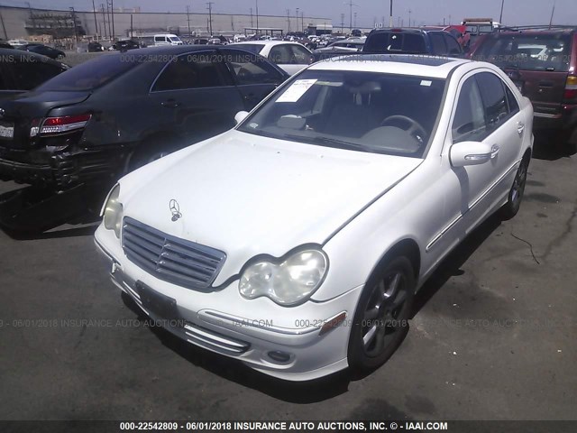 WDBRF54H07A925352 - 2007 MERCEDES-BENZ C 280 WHITE photo 2