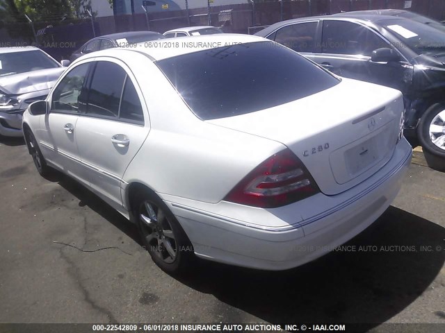 WDBRF54H07A925352 - 2007 MERCEDES-BENZ C 280 WHITE photo 3