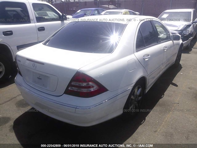 WDBRF54H07A925352 - 2007 MERCEDES-BENZ C 280 WHITE photo 4