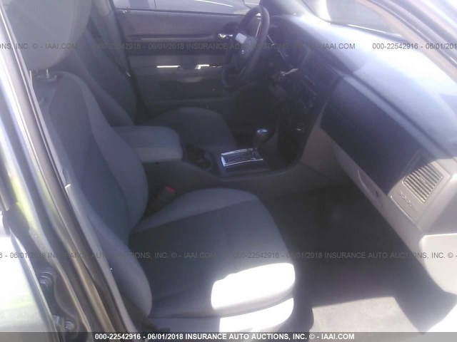 2D4FV47T16H315660 - 2006 DODGE MAGNUM SE GRAY photo 5