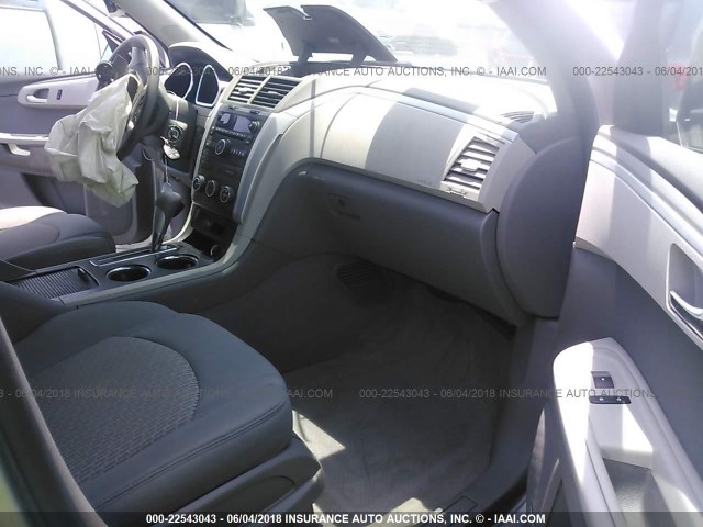 1GNLREED1AS120818 - 2010 CHEVROLET TRAVERSE LS SILVER photo 5