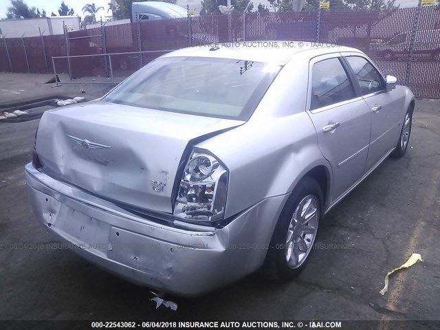 2C3LA63H56H318705 - 2006 CHRYSLER 300C SILVER photo 4