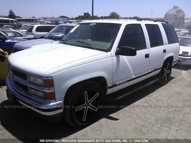 1GNEC13R5XJ574019 - 1999 CHEVROLET TAHOE C1500 WHITE photo 2