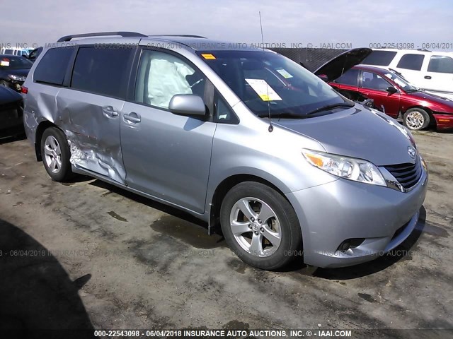 5TDKK3DCXDS342700 - 2013 TOYOTA SIENNA LE SILVER photo 1