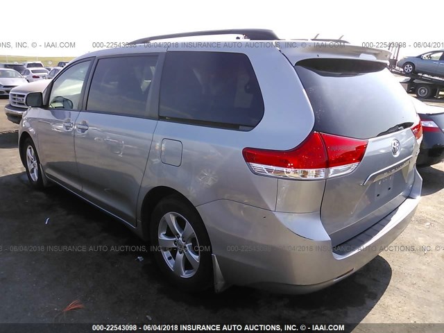 5TDKK3DCXDS342700 - 2013 TOYOTA SIENNA LE SILVER photo 3