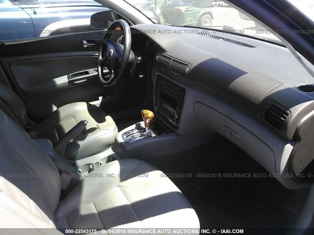 WVWRH63B52P010937 - 2002 VOLKSWAGEN PASSAT GLX 蓝色 照片 5