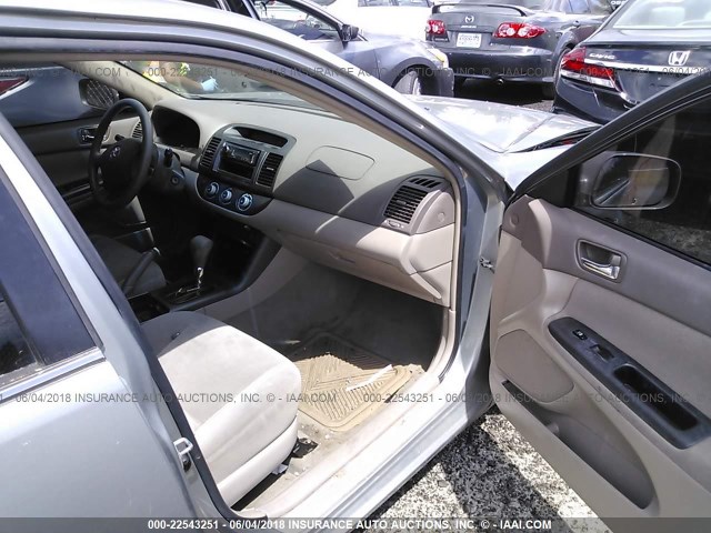 4T1BE32K75U504339 - 2005 TOYOTA CAMRY LE/XLE/SE 米色 照片 5